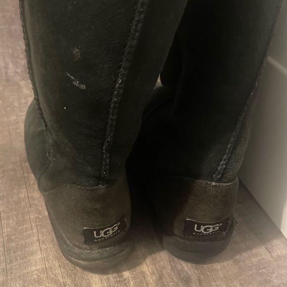 UGG classic sheepskin winter boots black women’s shoe sz 6 - Picture 2 of 4